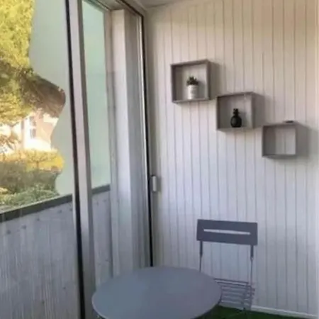 Ponant Avec Parking Climatise